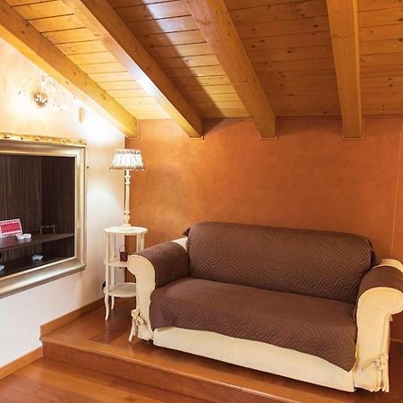 Il Sasso Bianco Bb Appartamento Comerio Esterno foto