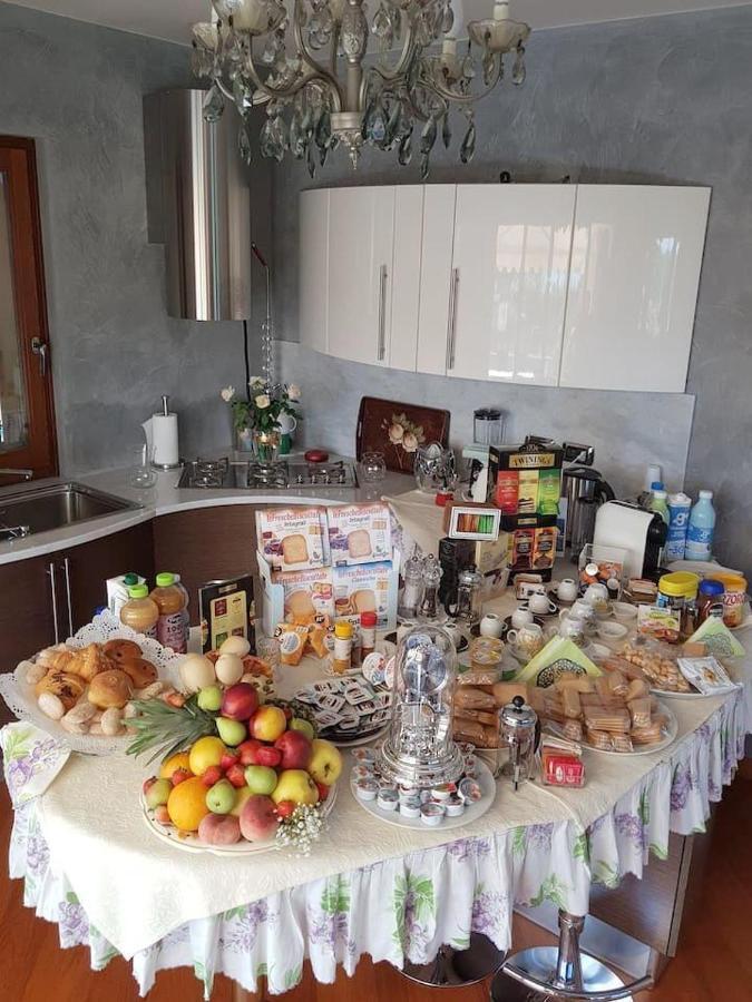 Il Sasso Bianco Bb Appartamento Comerio Esterno foto