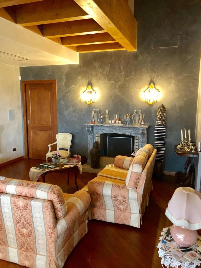 Il Sasso Bianco Bb Appartamento Comerio Esterno foto