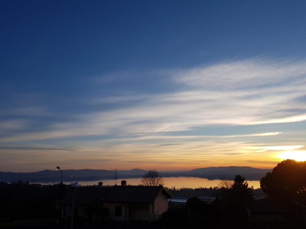 Il Sasso Bianco Bb Appartamento Comerio Esterno foto