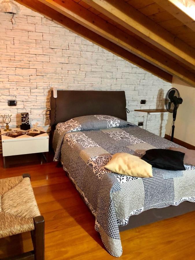 Il Sasso Bianco Bb Appartamento Comerio Esterno foto